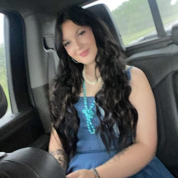 Meet your Posher, Journie - Picture 3 of 5